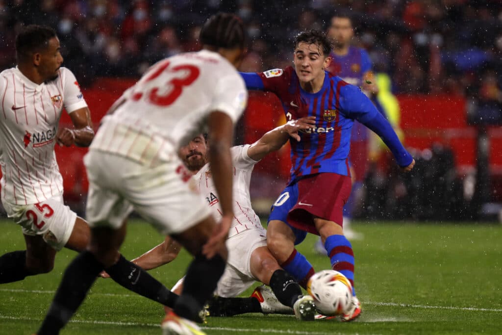 Sevilla FC 1 1 FC Barcelona 2 12 2021