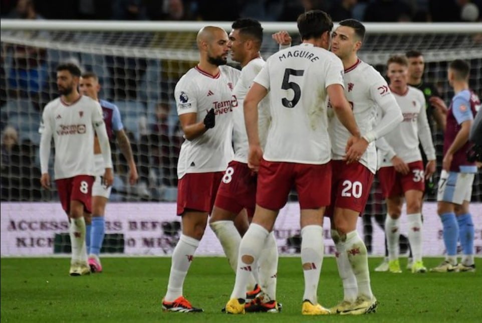 Manchester United ăn mừng chiến thắng trước Aston Villa ở Tuần 24 Ngoại hạng Anh 2023/2024 tại Villa Park, WIB tối Chủ nhật (02/11/2024)