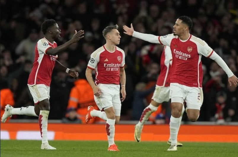 Đội Arsenal ăn mừng bàn thắng của Leandro Trossard vào lưới Bayern Munich, Thứ Tư (4/10/2024)